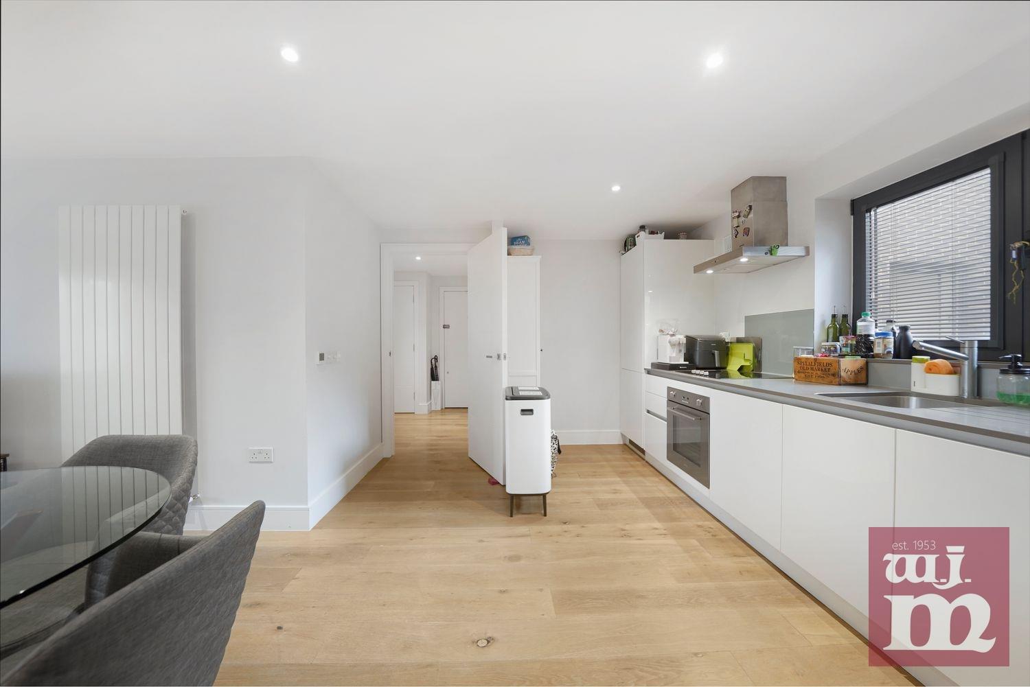 2 bed property in Linea Court, Bow